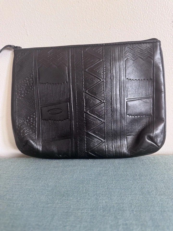 Bolsa de cuero geométrica con estampado de cuero negro Missoni vintage usada en excelente estado de diseñador Foto 1 de 4