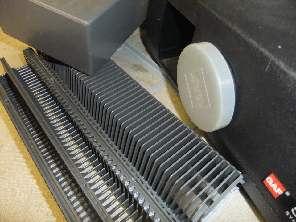 Slide projector slide cassette tray X 2 50 slides FOR GAF +storage box excellent - Image 1 of 1