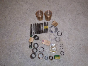 John Deere Twin Cylinder Assortment of parts - Foto 1 di 4