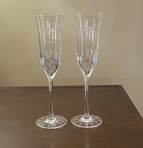 Pair of Unusual Waterford Crystal Champagne Bubbles Flutes ~ Signed Monogram RDB - Picture 1 of 16