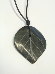 Natural Green JADE Pendant Leaf Hard Stone (Crystal Root) - Picture 1 of 3
