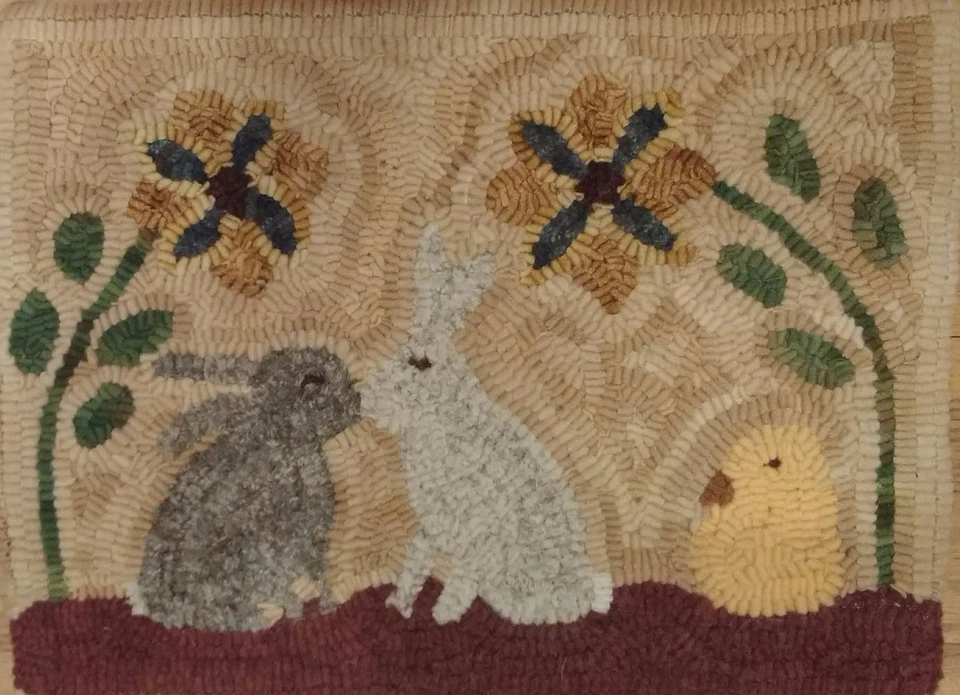 Primitive rug hooking kit, hooked, kissing bunnies, linen, wool - Image 1 of 3