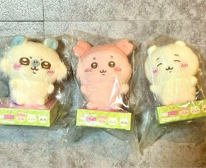 Set bambola peluche Chiikawa Pitaresuto Chiikawa, Momonga & Kani-chan GIAPPONE NUOVO - Foto 1 di 1