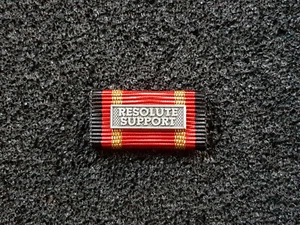 (S1-58) BW Medaglia Operazione Resolute Support Fermaglio Argento Afghanistan - Foto 1 di 1