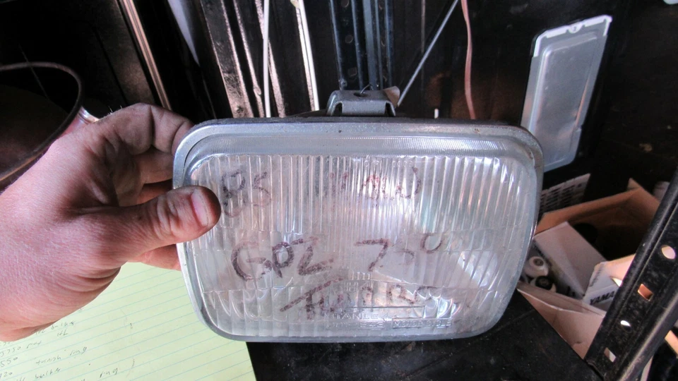 Kawasaki ZX750 GPZ 1985 faro faro lámpara  Foto 1 de 1