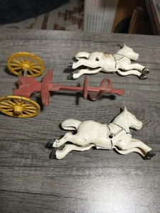 Antico Carrello Trainato Cavallo Bianco Ghisa Giocattolo Pezzo Ricambio Riparazione  - Foto 1 di 7