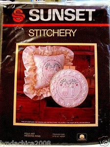 FOLK ART WEDDING RING Kit #2873 By Sunset (17.5 x 17.5 INCHES) - Picture 1 of 3