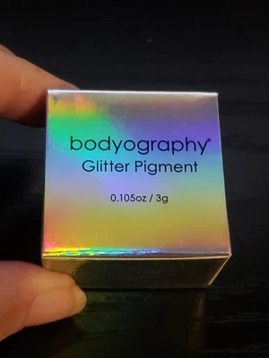 Bodyography ~ Pigmento Brillo ~ 6785 Lado Abatible (Chartreuse) ~ 0.105 Oz./3g Foto 1 de 4