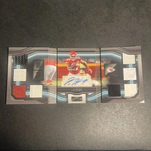2018 Panini Playbook Football Vault Kareem Hunt Auto Patch Booklet #ed /25 *LESEN - Bild 1 von 12