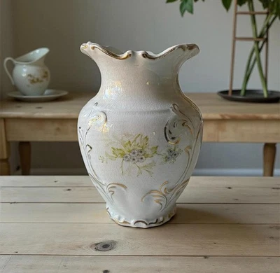 Jarrón floral Sebring - porcelana antigua semivítrea con detalles dorados Foto 1 de 4