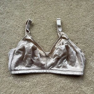 Bali Women’s Full Coverage Bra - 38D - Beige - VGUC - #3372 - Wireless - Picture 1 of 5