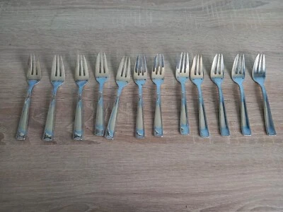 12 Tenedores Para Pasteles De Metal Plateado Modelo Red De Concha - Imagen 1 de 4