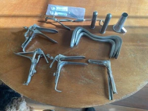 Gruppierung von 13 gynäkologischen rostfreien Werkzeugen / Instrumenten - Bild 1 von 7