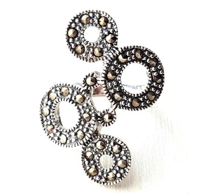(SIZE 6,7) CLUSTER OF CIRCLES RING Marcasite Studded .925 STERLING SILVER - Image 1 of 3