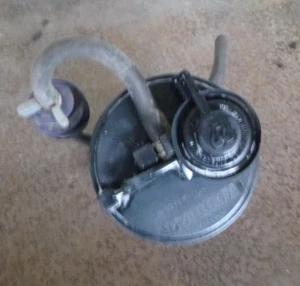Holden Rodeo TF 7/88-2/97 2.6 Petrol Charcoal Carbon Canister - Picture 1 of 3