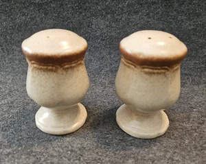 Salero y pimentero vintage Mikasa de gres integral de 3 1/2" de alto, Japón - Imagen 1 de 4