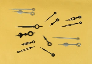 Posten alte Zeiger Paar f Borduhr Reiseuhr Wecker Uhrwerk Uhrmacher watchmaker - Picture 1 of 1