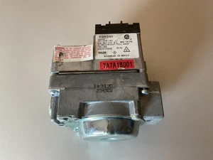 MODINE 5H0731170002 STANDING PILOT GAS VALVE ROBERTSHAW 7200ER 7A7-A1B-001 - Picture 1 of 5