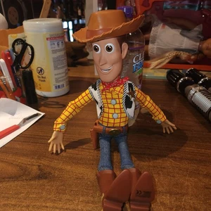 Muñeca Toy Story Talking Woody Tire de Cuerda Thinkway Disney Pixar Funciona Súper Limpio - Imagen 1 de 7
