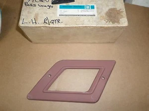 1971 chevrolet passenger station wagon nos rear quarter lamp bezel - Picture 1 of 1