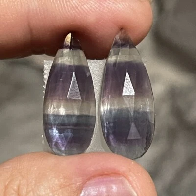 Par de cabujones en lágrima 22ct 25,5c10,3x5,4 mm azul verdoso púrpura fluorita corte rosa Foto 1 de 4