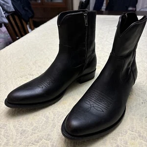 Neu ohne Karton Frye Herren Leder Innen Reißverschluss Western Stiefeletten schwarz Größe 11,5 D - Bild 1 von 19