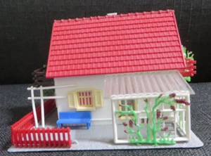VINTAGE HOFFMAN HO SCALE RED ROOF COTTAGE MADE IN AUSTRIA - Picture 1 of 5