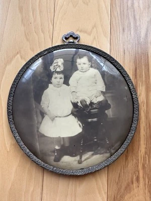 Marco de fotos antiguo Columbia Medallion Studios Chicago 1900’s Foto 1 de 3