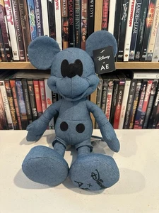Peluche Mickey Mouse Disney X AE American Eagle Azul Denim Edición Especial 13" - Imagen 1 de 6