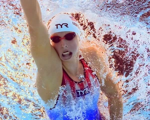 8x10 Photo KATIE LEDECKY 2024 Paris Olympics Swimming World Champion Gold USA - Picture 1 of 1