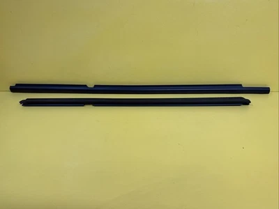 Juego de tiras climáticas molduras de cinturón de puerta ventana trasera derecha VW Tiguan 2009-2017 Foto 1 de 4