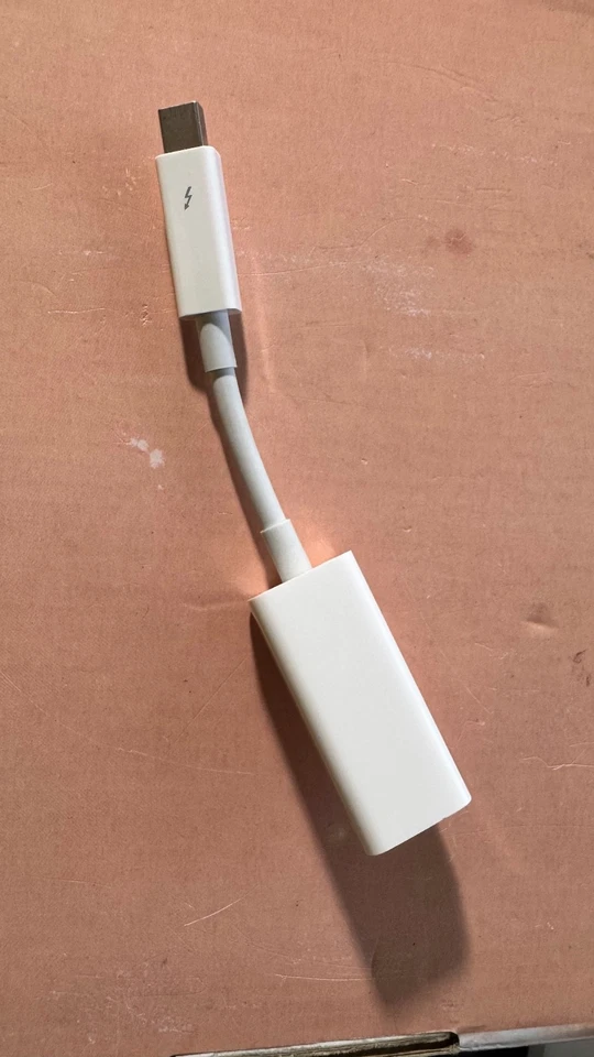 Apple A1463 Thunderbolt 2 to FireWire 800 Adapter - MD464LL/A EMC2591 - Image 1 of 4