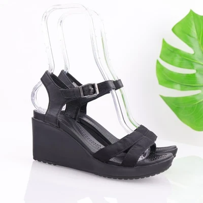 Sandalias Crocs Leigh para mujer talla 7 negras con correa en el tobillo tacón de cuña zapatos de plataforma Foto 1 de 4