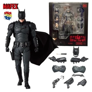 Modellino personaggi anime Bruce Wayne versione 2022 The Batman originale MAFEX n.188 - Foto 1 di 16