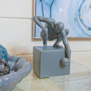 Cerámica Gris Mundo en su Mano Escultura Estatua Pieza de Exhibición NUEVO Regalo en Caja - Imagen 1 de 5
