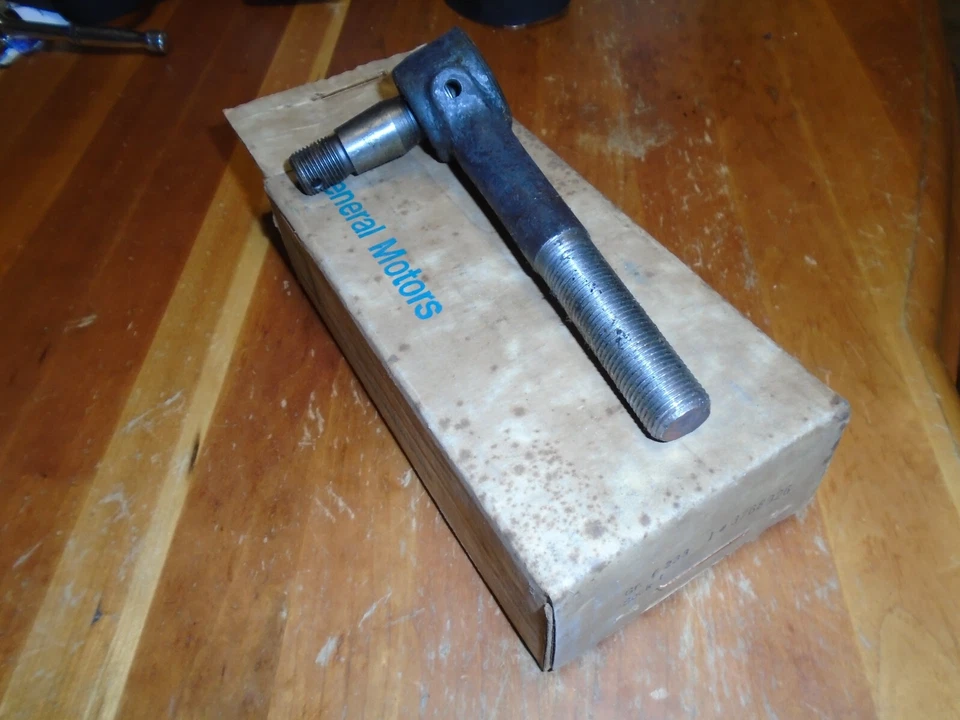 GMC Chevrolet Truck 1960 1961 1962 extremo interior de la barra de amarre # 3768926 ¡Nuevo de Lote Antiguo! Foto 1 de 1