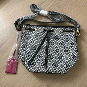ESTEE LAUDER DRAWSTRING SHOULDER BUCKET BAG BRAND NEW - Picture 1 of 3