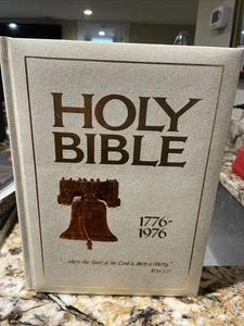 Holy Bible Jerry Falwell Ministry American Bicentennial Edition 1776-1976 KJV - Foto 1 di 12