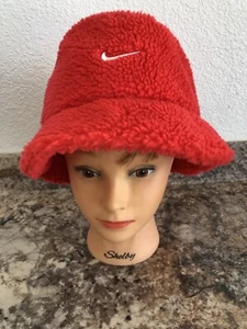 NWT Kids Nike Fleece  Bucket Hat Red Size M/L - Picture 1 of 3