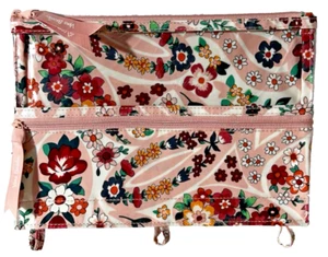 Vera Bradley ~ Bolsa para lápiz - Bolsa de cosméticos ~ Fondo rosa lejano ~ Flores rojas - Imagen 1 de 5