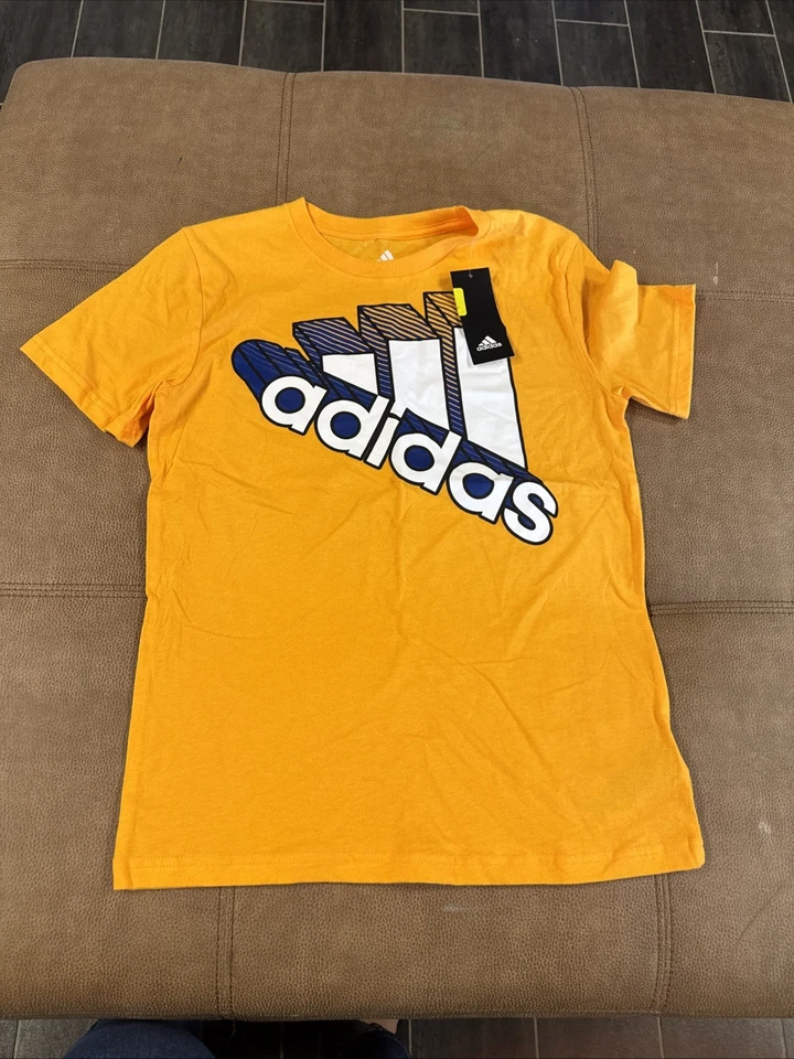 Футболка для мальчиков Adidas короткий сон размер M 8/10 - Изображение 1 из 3