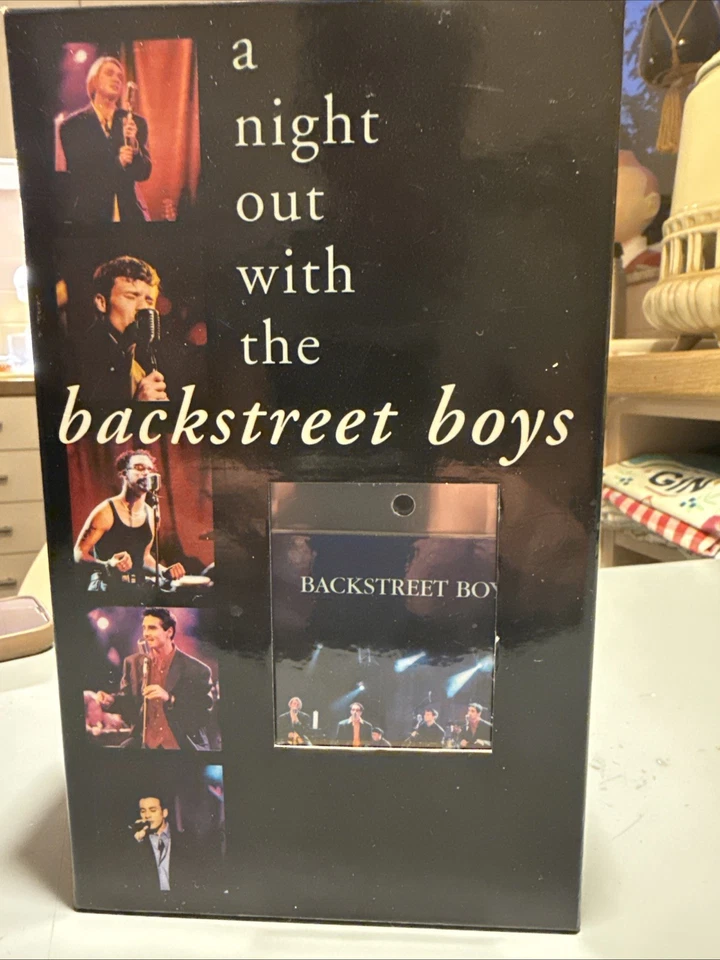 Box A Night Out with The Backstreet Boys (VHS CD 1998) Zustand Gut - Bild 1 von 4