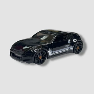 Hot Wheels Nissan 370Z Black / Grey-White Stripe 1:64 Loose Used (2) - Picture 1 of 8