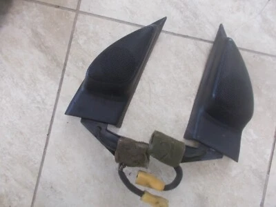 Cubiertas/altavoces interiores para espejos retrovisores Mazda Tribute SUV LH 04 05 06 usados OEM Foto 1 de 2