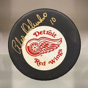 SIGNED Alex Delvecchio (Detroit Red Wings) Puck (w/COA) - Picture 1 of 3