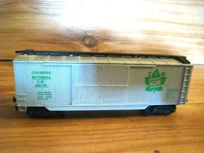 Model Power Trains HO Scale Canadian National Wooden Box Car - Image 1 of 4