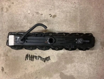 2001-2004 Jeep Grand Cherokee Wrangler TJ 4.0 VALVE COVER  w/hardware 53020323 - Image 1 of 2