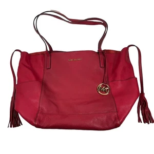 Bolso de Mano Michael Kors XL Ashbury Cuero Guijarro Rojo con Acentos de Borla - Imagen 1 de 12