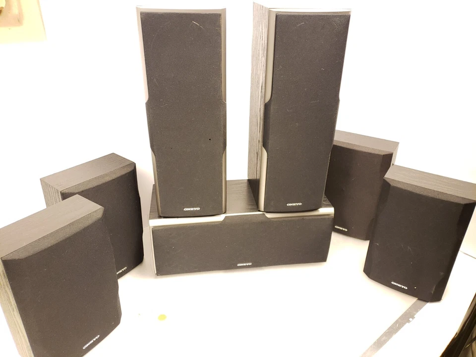 Onkyo Model: SKW-530 Surround Speakers AND Front Speakers NO SABWOOFER - Image 1 of 4