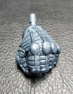 Marvel Legends Series Age Of Apocalypse Left Hand Accessory Hasbro X-Men - Image 1 of 4